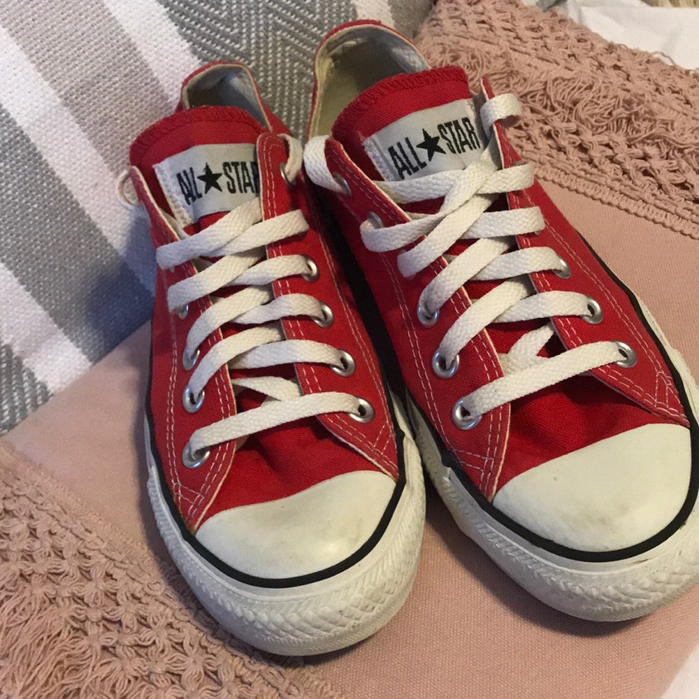 Red Converse W7.5